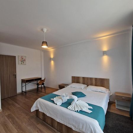 Casa Bid Apartment Pitesti Ngoại thất bức ảnh
