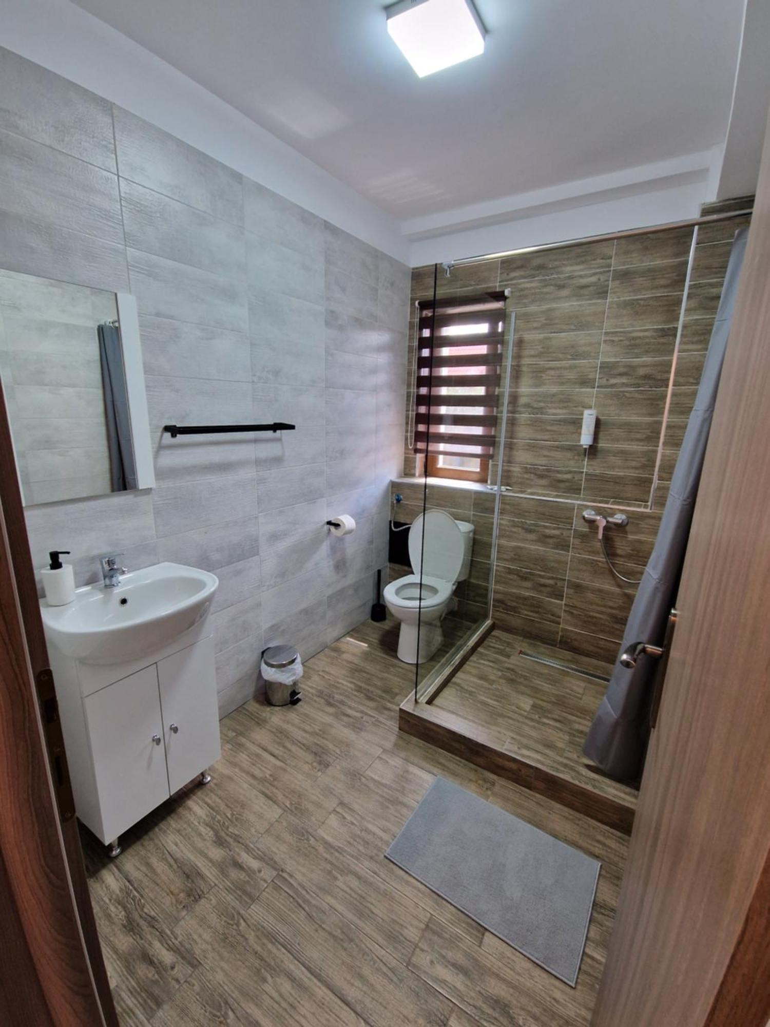 Casa Bid Apartment Pitesti Ngoại thất bức ảnh
